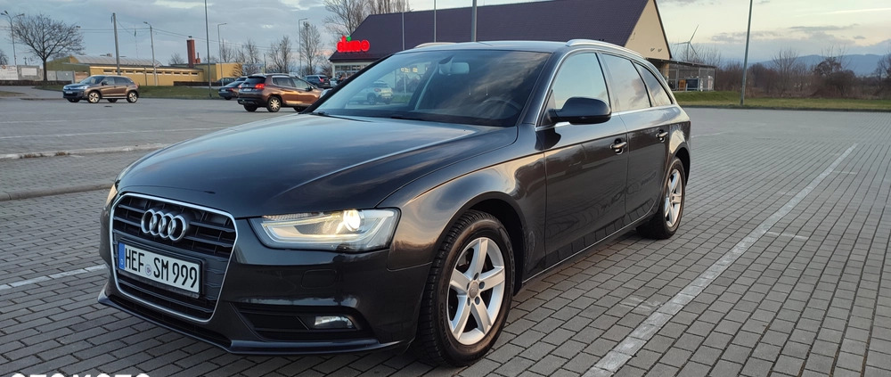 Audi A4 cena 38900 przebieg: 239000, rok produkcji 2012 z Piotrków Kujawski małe 277